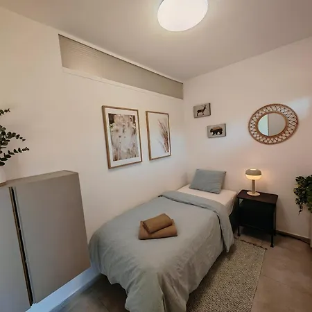 Visteria House With Free Parking Apartment *