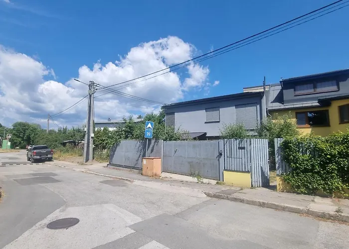 Visteria House With Free Parking