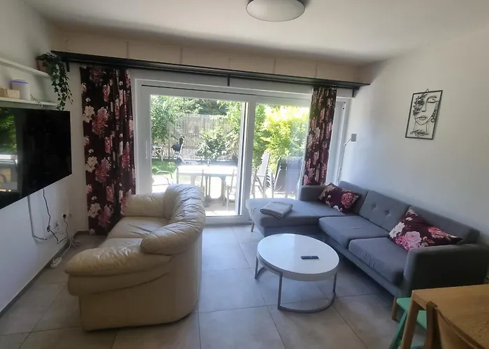 Visteria House With Free Parking