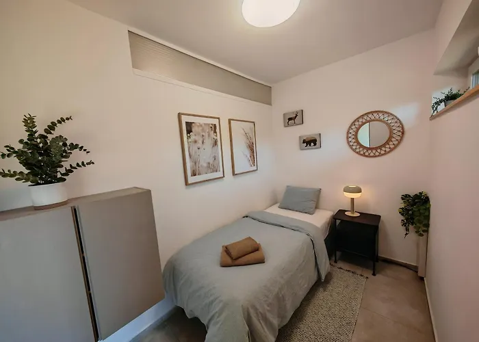 Visteria House With Free Parking Apartment *